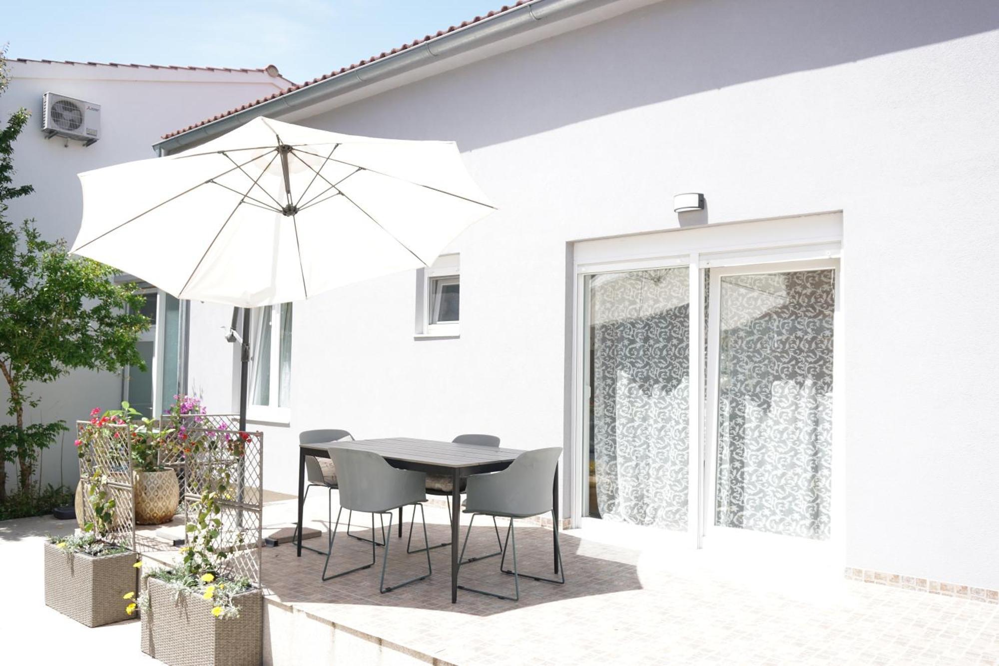 Villa Just4Us Srima Exterior foto